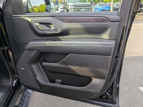 Used 2023 Chevrolet Suburban Z71 w/ Off-Road Capability Package image 40