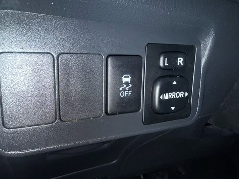 Used 2010 Toyota Corolla image 31