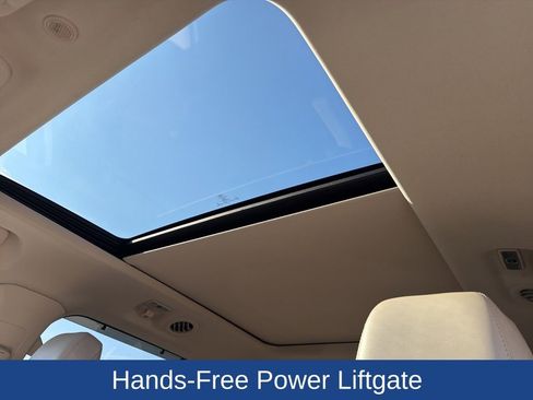 Used 2020 Ford Explorer Platinum w/ Premium Technology Package image 16