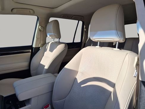 Used 2023 Lexus GX 460 Luxury w/ Sport Design Package AWD/4WD image 32