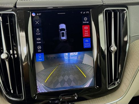 Used 2023 Volvo XC60 B5 Ultimate w/ Protection Package Premier image 18