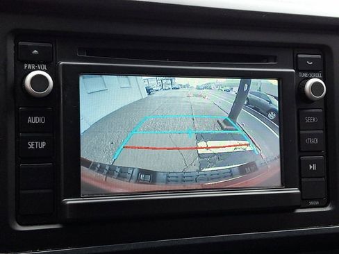 Certified 2018 Toyota Tacoma SR w/ SR Convenience Package image 17