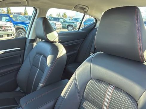 New 2025 Nissan Altima 2.5 SR image 22