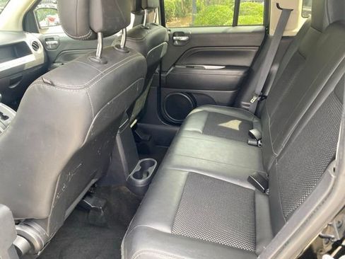 Used 2016 Jeep Compass Latitude FWD image 20