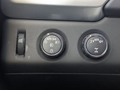 Used 2017 Chevrolet Suburban Premier image 23