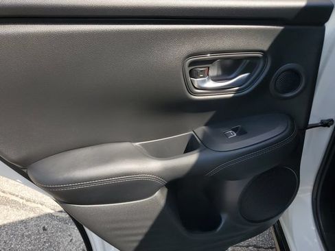 Used 2025 Honda HR-V EX-L image 13