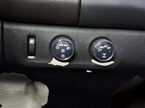 Used 2022 GMC Canyon AT4 image 13