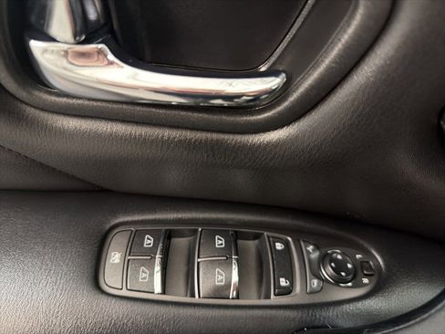 Used 2015 INFINITI QX80 2WD w/ Deluxe Technology Package image 17