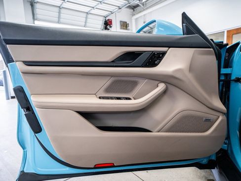 Used 2021 Porsche Taycan image 27