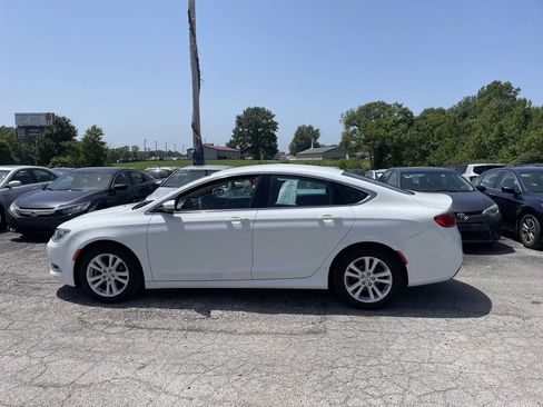 Used 2015 Chrysler 200 Limited FWD image 3