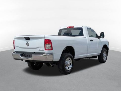 Used 2024 RAM 2500 Tradesman w/ Chrome Appearance Group AWD/4WD image 3