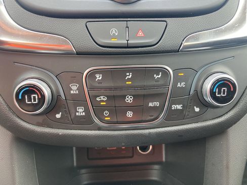 Used 2024 Chevrolet Equinox LT image 17