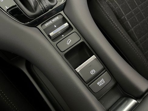 New 2026 Honda HR-V LX image 16