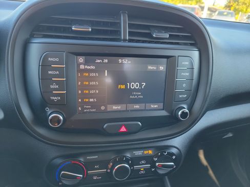 Certified 2020 Kia Soul LX image 20