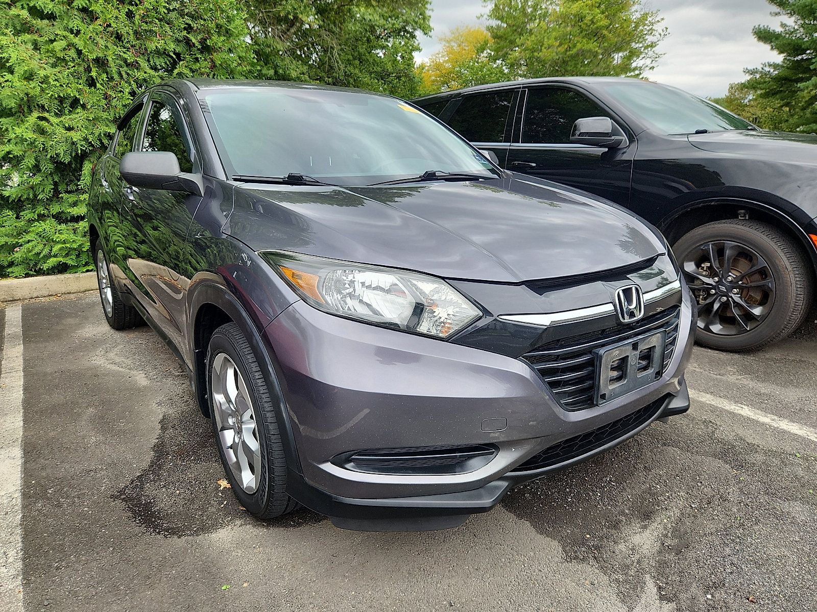 Used 2017 Honda HR-V LX image 2