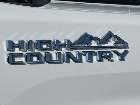 Used 2025 Chevrolet Silverado 2500 High Country w/ High Country Premium Package AWD/4WD image 49