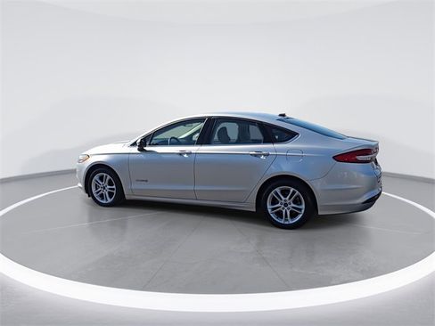 Used 2018 Ford Fusion S image 6