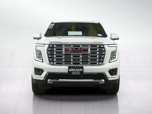 Used 2025 GMC Yukon Denali AWD/4WD image 8