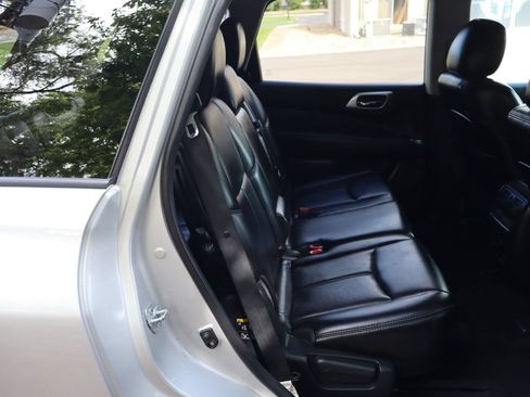 Used 2016 Nissan Pathfinder Platinum AWD/4WD image 23