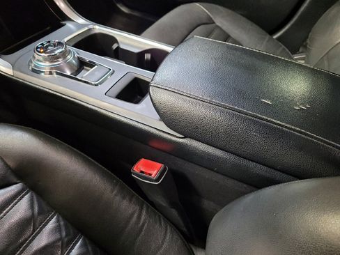 Used 2017 Ford Fusion SE w/ Fusion SE Technology Package image 26