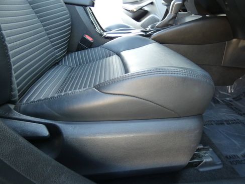 Used 2020 Toyota Corolla XSE image 29