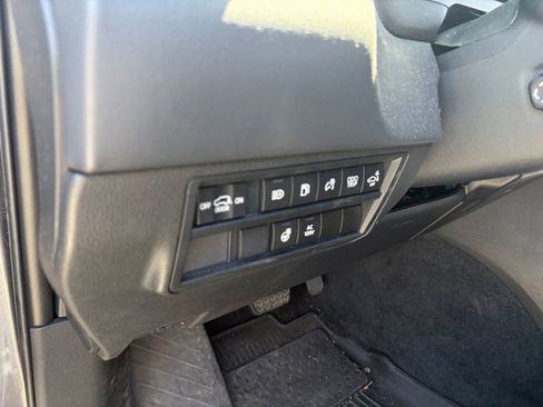 Used 2023 Toyota Sequoia Platinum AWD/4WD image 7