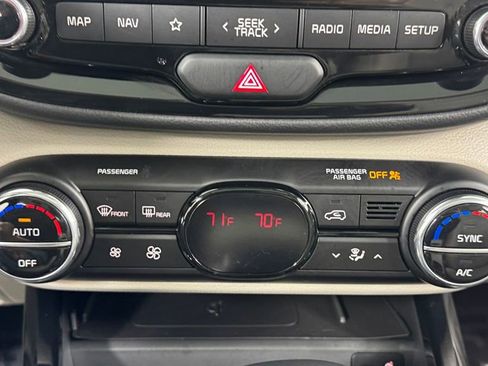 Used 2021 Kia Soul EX image 26