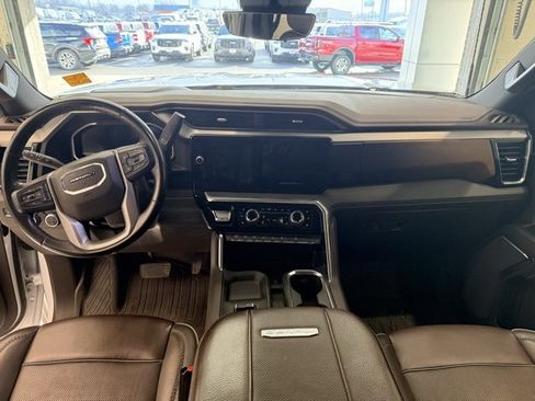 Used 2024 GMC Sierra 3500 Denali w/ Technology Package image 27