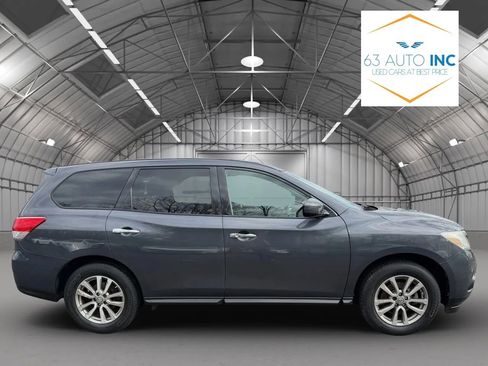 Used 2014 Nissan Pathfinder S image 3
