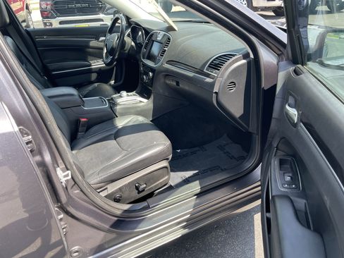 Used 2015 Chrysler 300 Limited AWD/4WD image 28