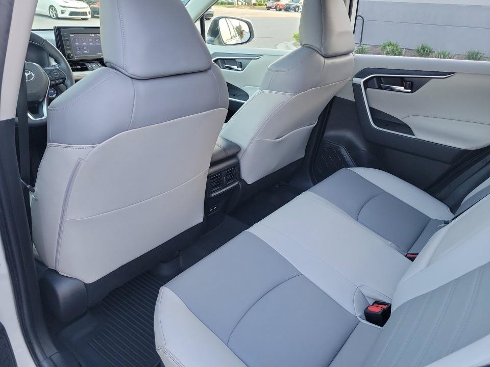 Used 2021 Toyota RAV4 XLE Premium AWD/4WD image 34