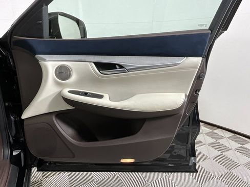 Used 2019 INFINITI QX50 Essential w/ Sensory Package image 21