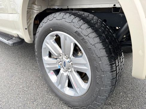 Used 2018 Ford F150 Lariat image 10