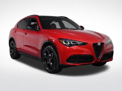 Used 2025 Alfa Romeo Stelvio Sprint w/ Veloce Package AWD/4WD image 7