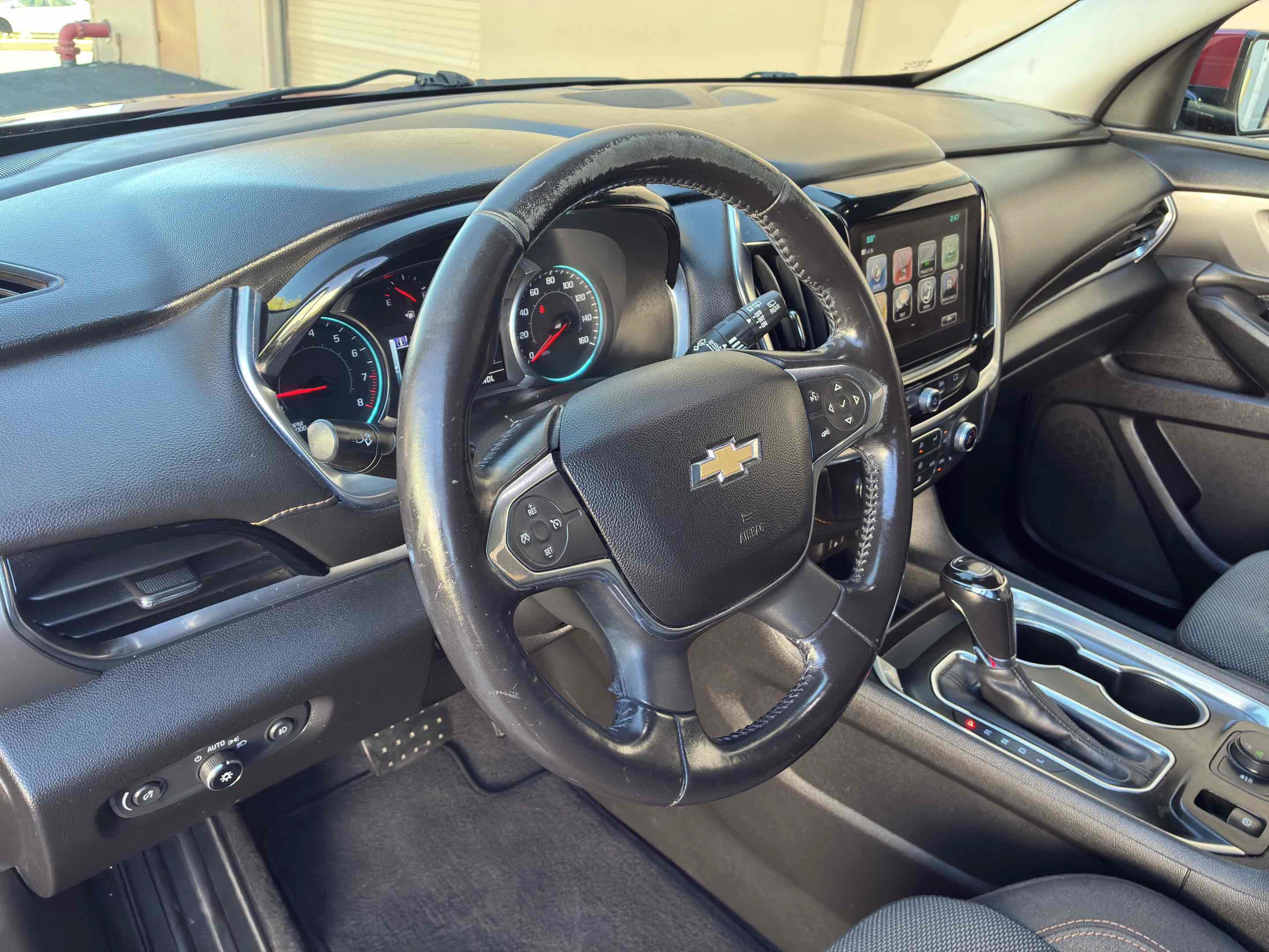 Used 2019 Chevrolet Traverse LT FWD image 18