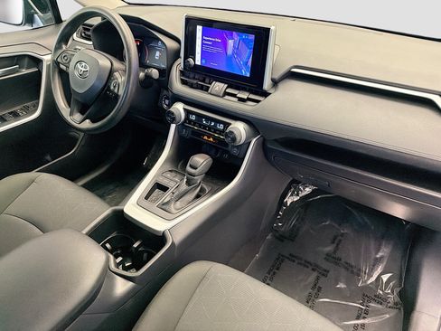 Used 2025 Toyota RAV4 XLE FWD image 12