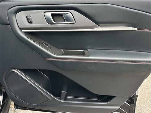 Used 2025 Ford Explorer ST-Line w/ ST-Line Street Pack image 28