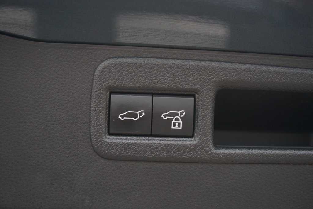 Used 2022 Toyota Venza XLE AWD/4WD image 11