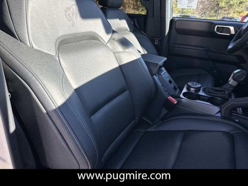 New 2025 Ford Bronco Badlands image 13