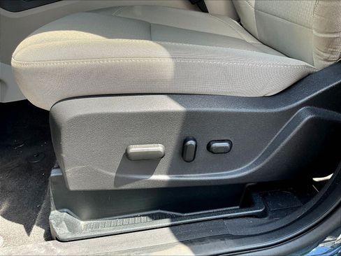 Used 2019 Ford Escape SE FWD image 36