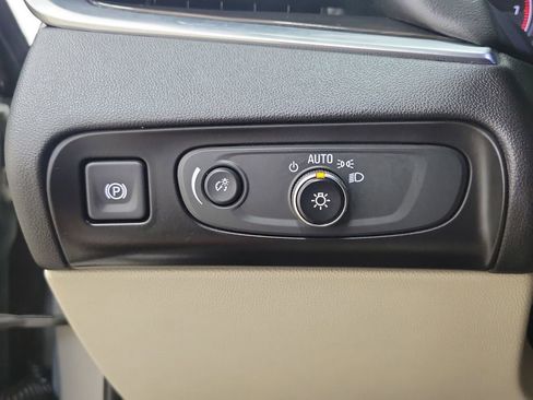 Used 2019 Buick Enclave Essence image 33