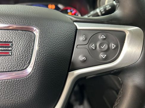 Used 2023 GMC Acadia SLT w/ Technology Package image 25