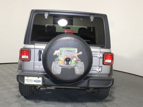 Used 2020 Jeep Wrangler Sport image 6