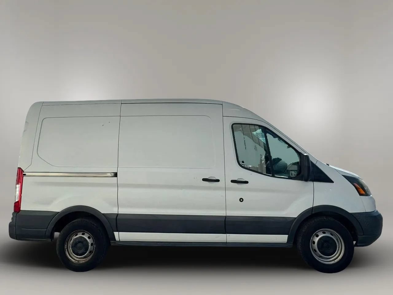 Used 2017 Ford Transit 150 130 Medium Roof RWD image 4