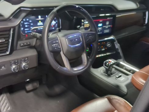 Used 2025 GMC Sierra 1500 Denali Ultimate AWD/4WD image 10