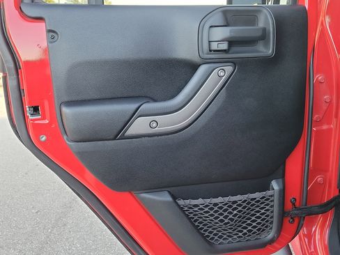 Used 2012 Jeep Wrangler Unlimited Sport image 14