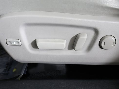 Used 2017 Toyota Highlander XLE image 35