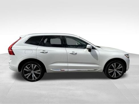 Used 2023 Volvo XC60 B5 Plus image 6