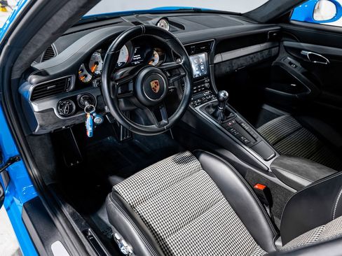 Used 2018 Porsche 911 GT3 RWD image 9