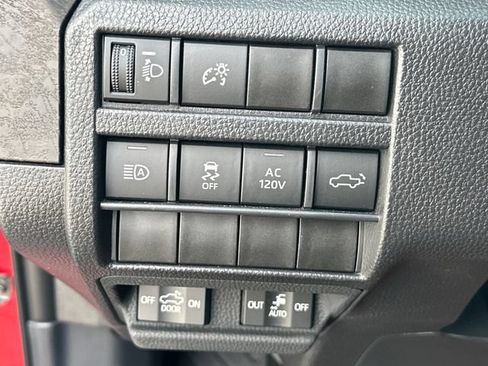 Used 2024 Toyota Tacoma Limited w/ Limited Package (LT) AWD/4WD image 20